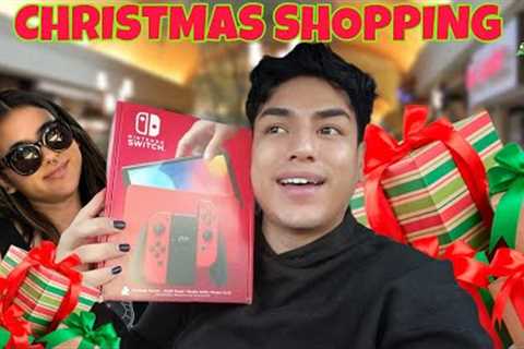 I WENT CHRISTMAS SHOPPING W/ MY SISTER!