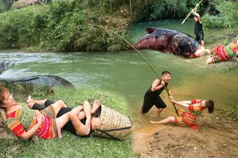 Primitive Life: Hunting Fish And Cooking Fish For The Survival Food Of A Original Couple