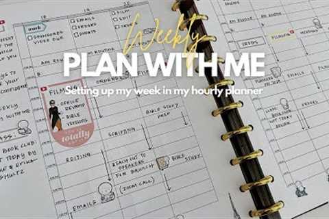 Weekly Planning in My Hourly Planner #vlogmas #day17
