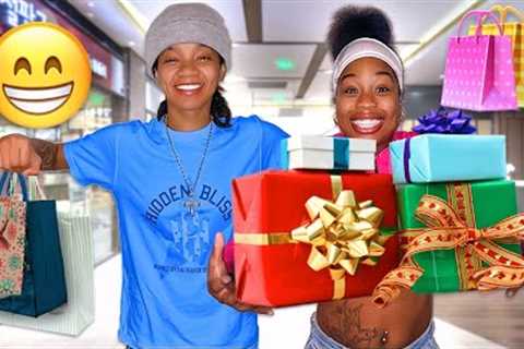 NO BUDGET SHOPPING SPREE ! | VLOGMAS DAY 22