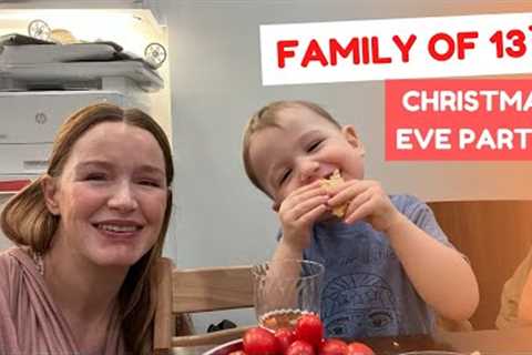 Family of 13 🎄❤️ Christmas Eve Party 🙌🏼 Good Snacks and Presents from our YouTube Friends 🥰