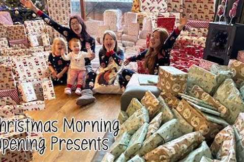 CHRISTMAS DAY SPECIAL OPENING PRESENTS!