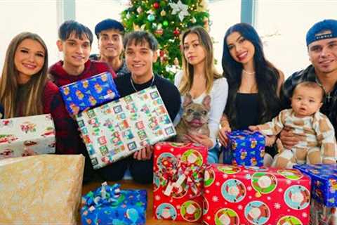BEST FRIENDS BUY EACH OTHER CHRISTMAS GIFTS!