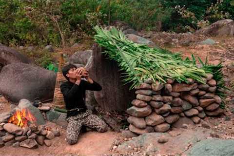 3 DAYS solo survival CAMPING . FISH TRAP, CATCH &amp; COOK. Survival Shelter in stone hut