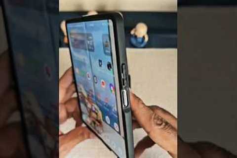 📣 How BULKY is the Samsung ZFold 5 after putting a case 🤔 very BULKY #zfold5 #foldablephone..