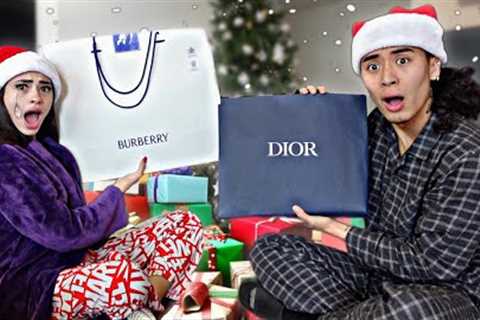 OPENING PRESENTS ON CHRISTMAS MORNING! *GETS EMOTIONAL*