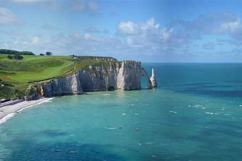 Experience the Ultimate WWII Tour: 5 Reasons to Take a Band of Brothers Tour in Normandy