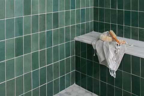 9 Stylish Built-In Shower Bench Ideas