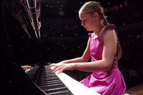 Alma Deutscher, piano concerto (world premiere, July 2017)