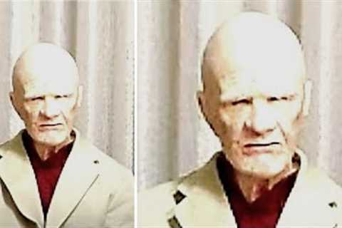 This Anonymous Man Claims He's A Time Traveler &amp; Revealed That Something Big Is Coming In 2024
