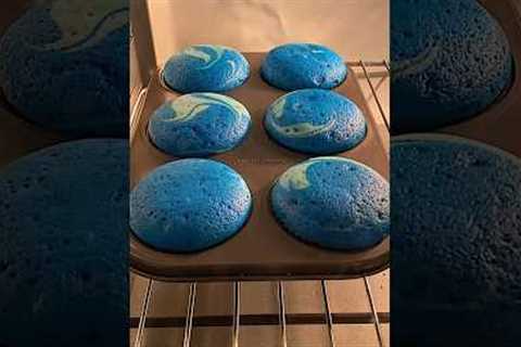 Timelapse baking! Satisfying cakes, cupcakes &amp; macaron #timelapse #shorts