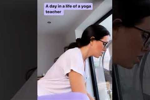 When the teacher farts 😳#yogacomedy #humor #trendingshorts #funnyshorts