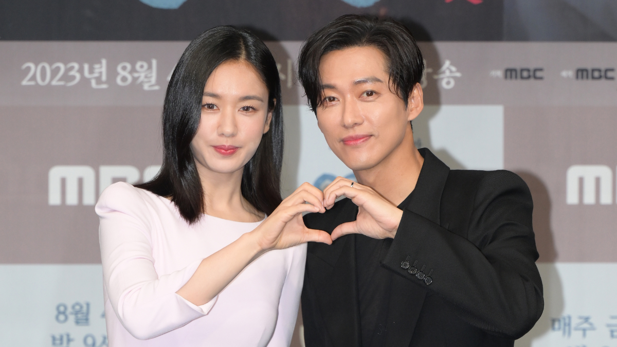 Namkoong Min and Ahn Eun-Jin Win Top Honors at the 2023 Grimae Awards for My Dearest