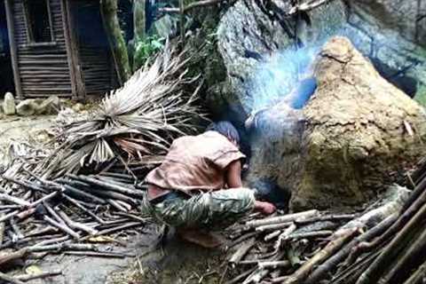 firing pottery in the wild, primitive technology