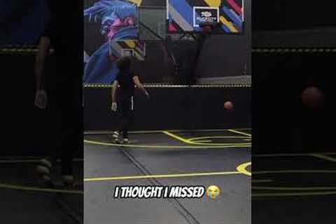 🤣🤣 #youtubeshorts #sub #funny #fight #sports #ballislife #basketballhoops #hoops #dunk #trending