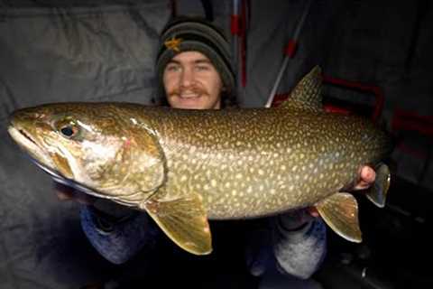 Ice Fishing Remote Lakes for Lake Trout! ( + Livescope Footage)