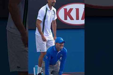 Craziest tennis point EVER 😂