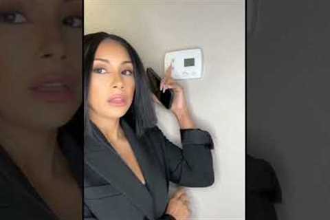 Kourtney Kardashian Barker as your Realtor #kardashians #comedyshorts #kuwtk #funnyshorts