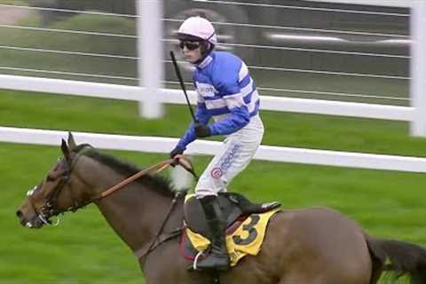 Pic D'Orhy DEMOLISHES his rivals in the Grade 1 Ascot Chase!