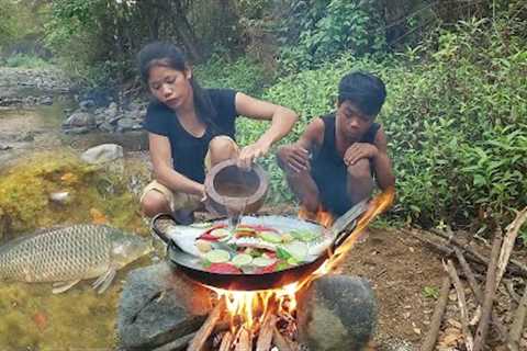 Survival skills: Catch and cook Big fish - Fish soup lemon with spicy chili so delicious food