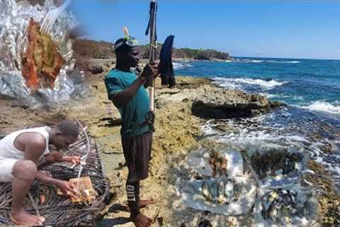 OUR FIRST TIME EXPERIENCING SEA DIVING, HUNTING FISH🐟 AND LOBSTER🦞(CATCH AND ROAST GARLIC AND..