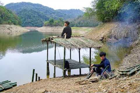 Build a Survival Shelter on the Lake : Complete Roof and Make a Natural Water Purifier, Fishing
