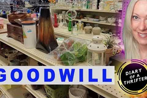 I was ALONE Thrifting at GOODWILL! Shopping for Antique Glass, Art, Home Decor Reselling 4K