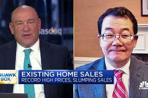 Homebuyers can expect mortgage rates in the 6% range next year, says NAR's Lawrence Yun