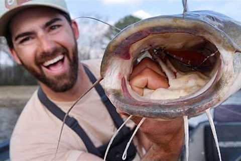 I Thought I Was Bass Fishing….Then The LAKE MONSTER Showed Up!!! (CATCH and COOK Spicy Sandwich!)