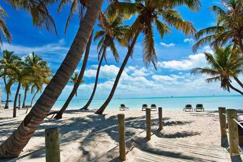 Celebrity Summit Sails Caribbean