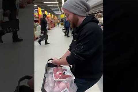 21 second shopping spree #shakepaid #shopping #meat #shakepay