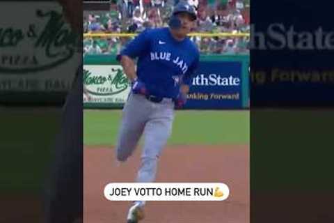 First Pitch, First Home Run For Joey Votto! 💣