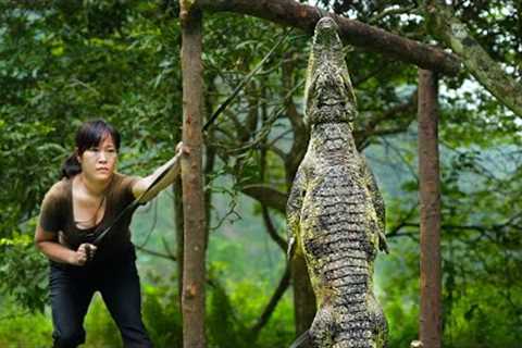 At Midnight, a Crocodile Attacked the Farm - Angry and Determined to Hunt for Crocodiles