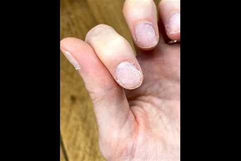 Nail tutorial - Russian manicure in 25 seconds!