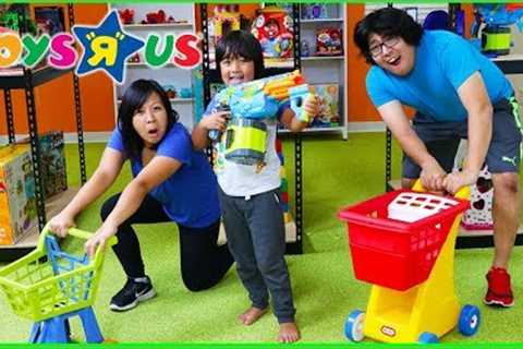 Pretend Play Toys R US Toy Hunt Shopping Challenge!!!!!!