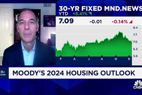 Fixed mortgage rates should be around 6% by this time next year, says Moody's Mark Zandi