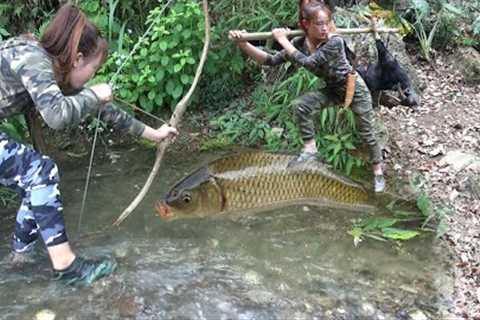Hunting Stream Fish With Bow and Arrow, Primitive Trap Setting Skills, Catch Wild Chamois
