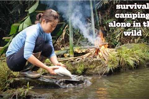 Survival camping in the deep forest. Fishing skills. Cooking in the forest..
