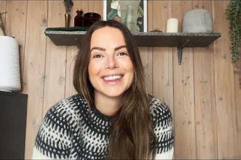 Knitting Traditions Podcast Ep.86 Badger and bloom, stella blanket, baby bib and birth story