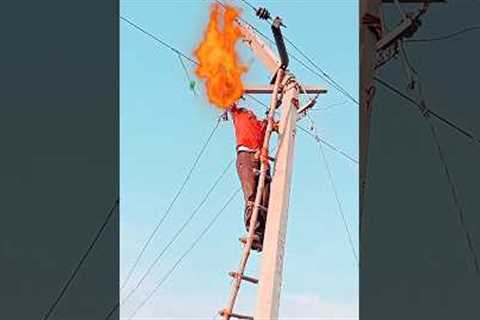 Electricity lineman #shorts #electricity #youtube #viral 😂