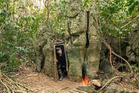 2 DAYS solo survival CAMPING. Bushcraft Survival Shelter under the Cliff, Foraging For Food, Cooking