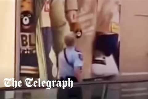 'Hero' policewoman runs to confront Sydney knife attacker