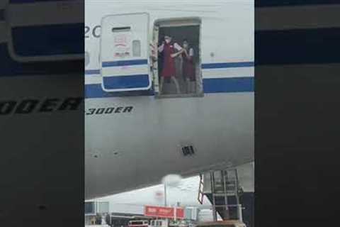 Air hostesses trying to close door 😅 #shorts