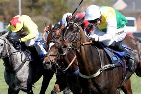 FAVOUR AND FORTUNE wins a fantastic Coral Scottish Champion Hurdle!