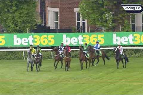 JONBON is too good for old rival EL FABIOLO in end-of-season Sandown thriller