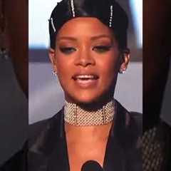 Rihanna admiring Her fans 🥺❤️ after winning iconic award ❤️ #rihanna #americanawardshow