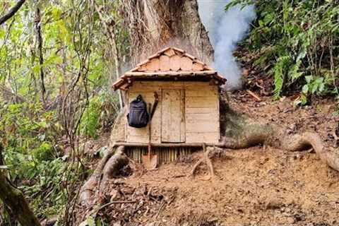 Building Complete Survival Bushcraft Shelter under the giant tree / King Of Satyr