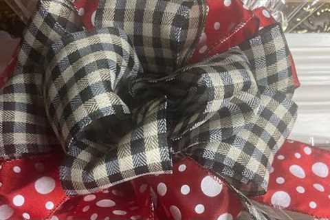Easy as 1..2..3, making bows for my gift baskets: Bows are game changers