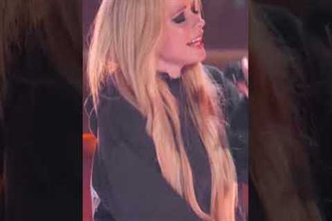 Nate Smith and Avril Lavigne Perform “Bulletproof” | 2024 ACM Awards