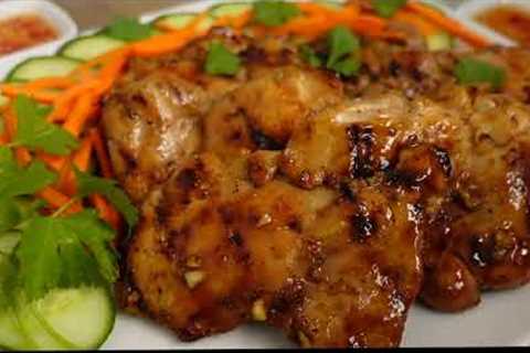 Vietnamese Lemongrass Chicken. Try this easy, simple dinner recipe! So flavourful!